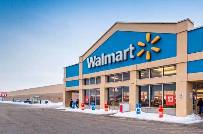 Coinstar suele ubicarse en algunas tiendas de Walmart. Por lo que ahora Walmart compra Bitcoin y lo puedes cambiar por efectivo