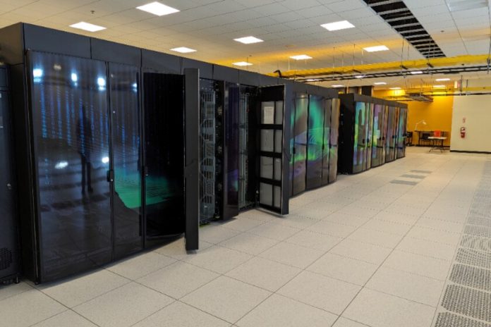 ¿Un PC de más de 12.000 kilos por 300.000 euros? Si es tu sueño, ya lo puedes cumplir con la última subasta de Estados Unidos